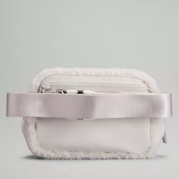 tumi arrive backpack price Arrive' Larson – Luggage Online and essentials—ensuring effortless functionality Color:Cakes LOUIS VUITTON Monogram Reflect meta-infinityprice-1930